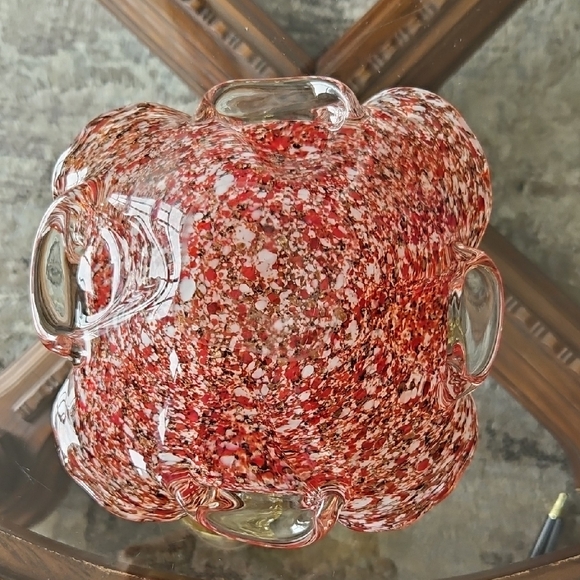 Elegant Red and Black Art Glass Bowl - Picture 9 of 12
